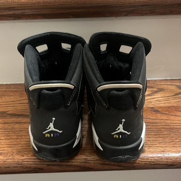 Jordan Lakers - Picture 2 of 3